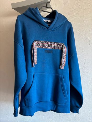 Sweat capuche bleu Riches Paris