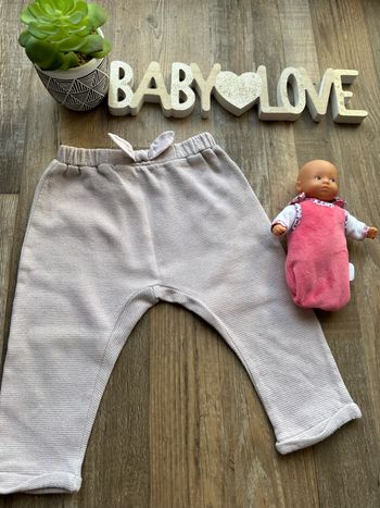 - Pantalon Kiabi - 24 mois - Bon état, tache