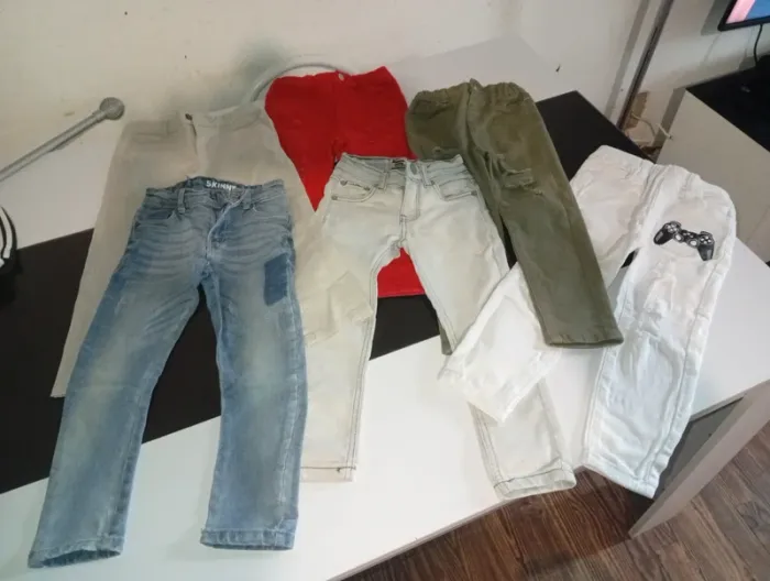 Lot de jeans et pantalons 4 ans