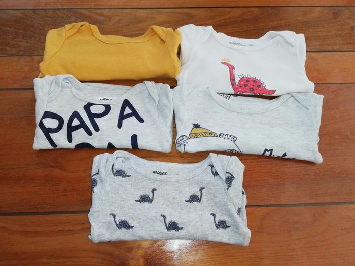 Lot de 5 body's taille 12 mois - photo numéro 2