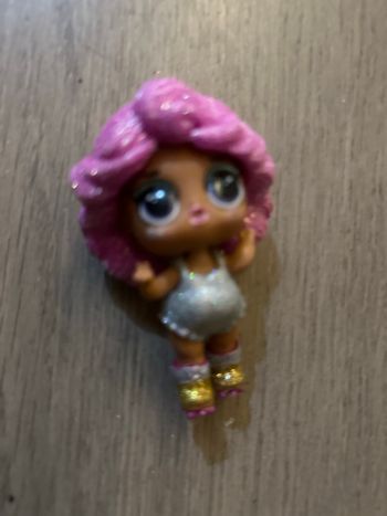 Mini poupée LOL Surprise – cheveux roses pailletés