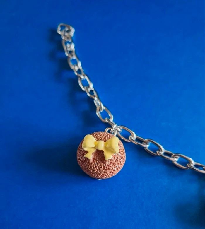 Bracelets NEUFS avec perles et breloques - photo numéro 10