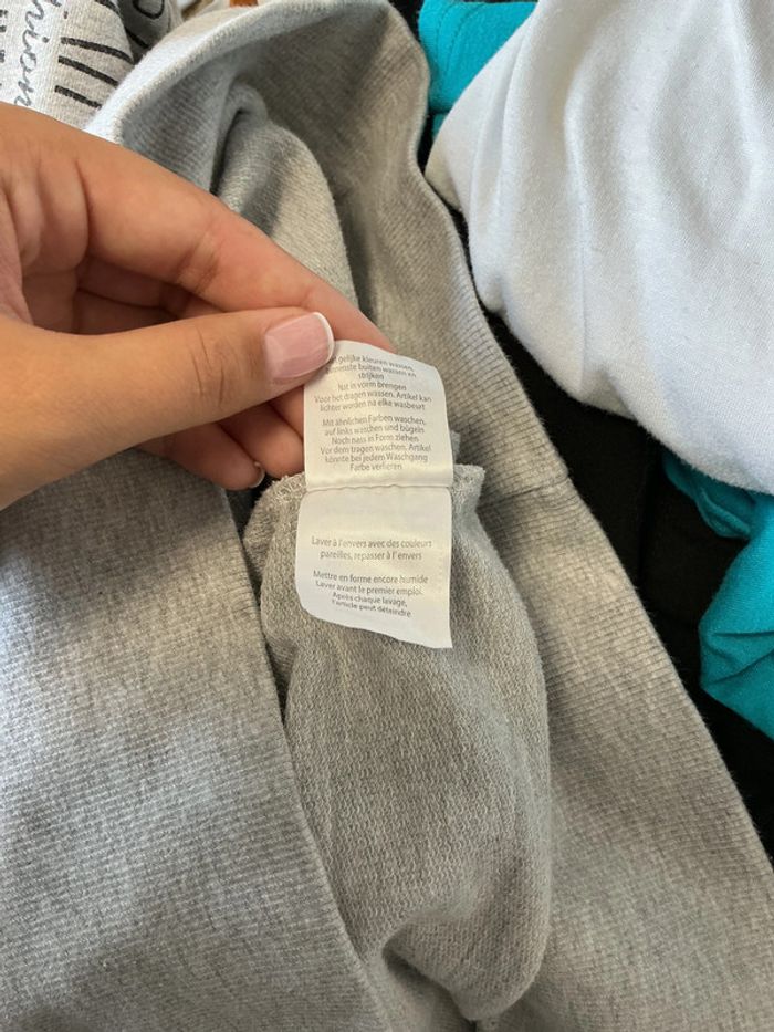 Robe Sweat grise deux poches longues manches avec inscriptions Wibra L - photo numéro 6