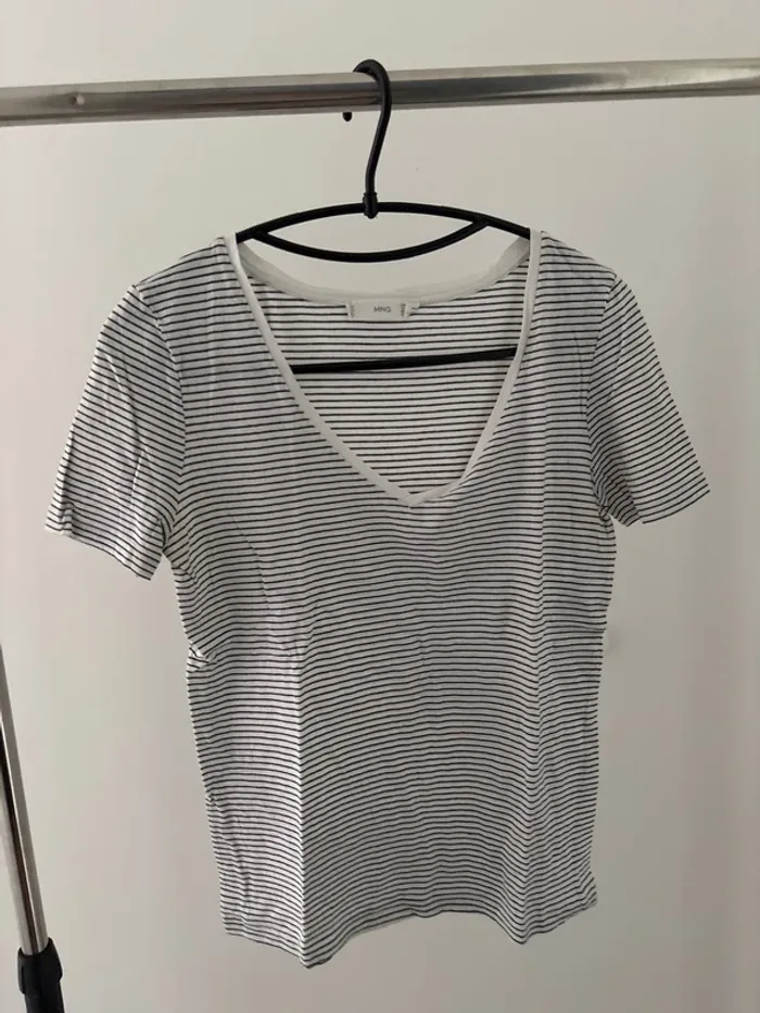 TEE shirt à rayures noir et blanche manche courte