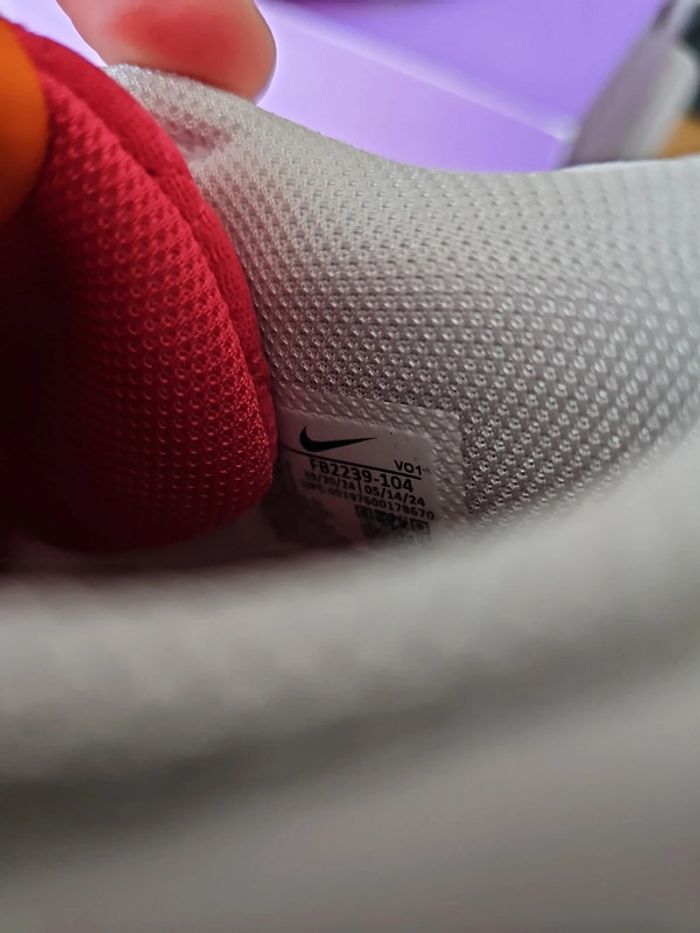 🔥Lebron Witness VIII Dunkin Donuts T.44.5🏀🔥 - photo numéro 7
