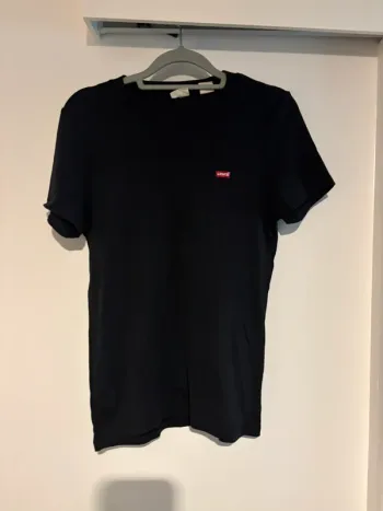 T-shirt noir Levi’s – Taille XS