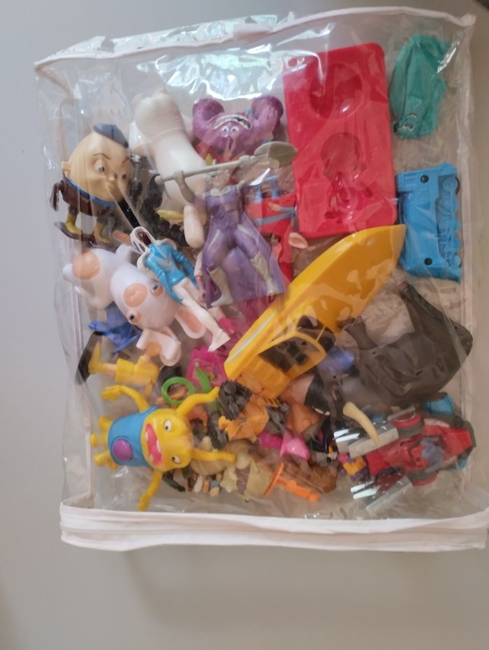 Lot de petits jouets divers - photo numéro 3