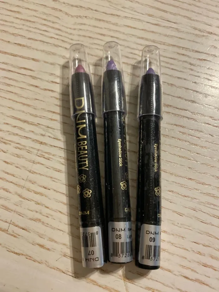 3 crayons yeux paupières sticks neuf