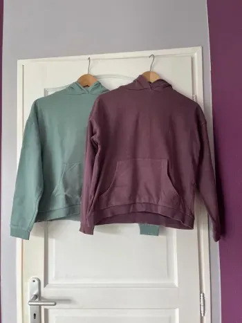 Lot 2 sweats à capuche – Kiabi – Taille XS