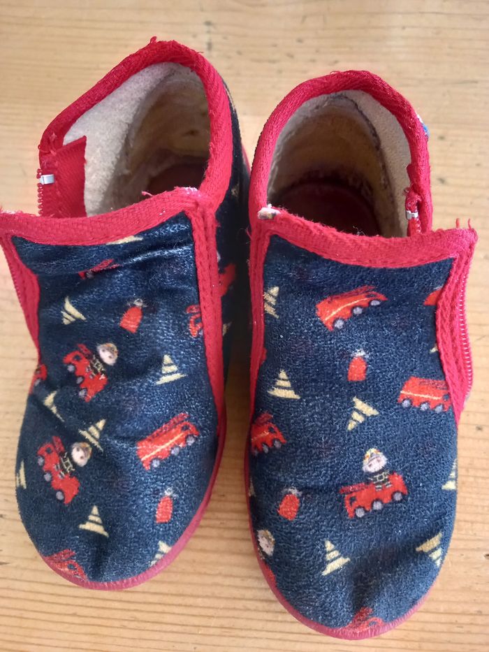 Jolis chaussons garçon Bellamy 24 motifs camions de pompiers - photo numéro 4