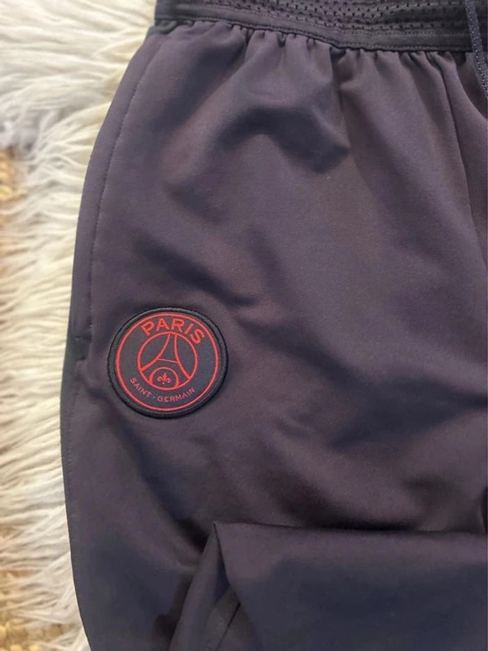 Garçon 👦🏻 Jogging foot PSG nike taille xl/158-170 cm - photo numéro 6