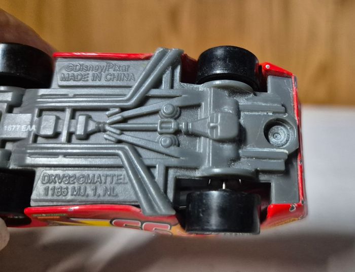Flash McQueen miniature mattel Disney pixar - photo numéro 7