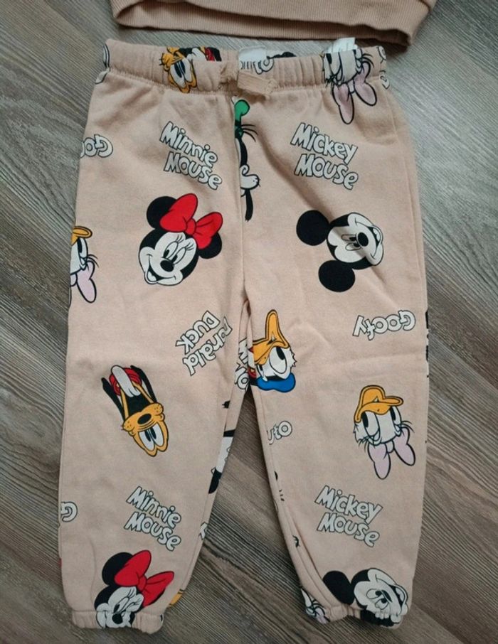 Ensemble deux pièces 
Marque h&M Disney 
Taille 92 cm - photo numéro 6