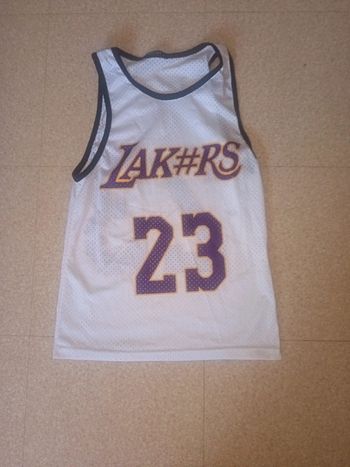 Haut de basket taille s