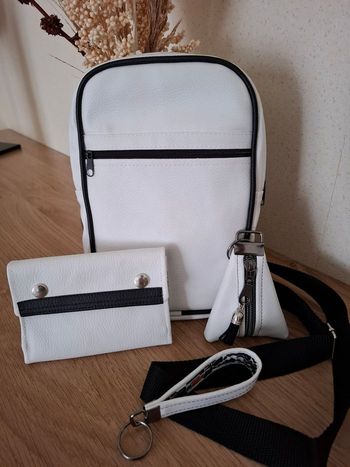 Ensemble sacoche, portefeuille et portes clés Paul