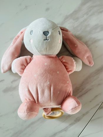 Peluche lapin musicale