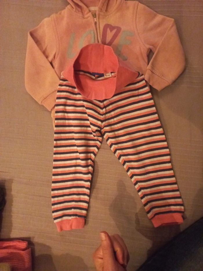 Ensemble survêtement tenue ou pyjama chaud love 24-36 mois - photo numéro 3