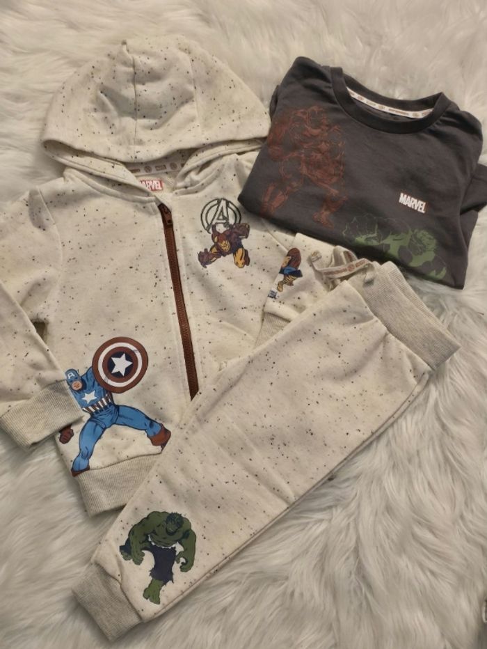 NEUFS(non portés) 🏷💙🤩😍👍ensemble 18 mois (86cm)  Garçon marvel😍🤩💙🏷