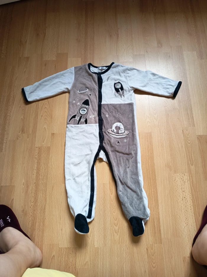 Pyjama une pièce espace 24 mois