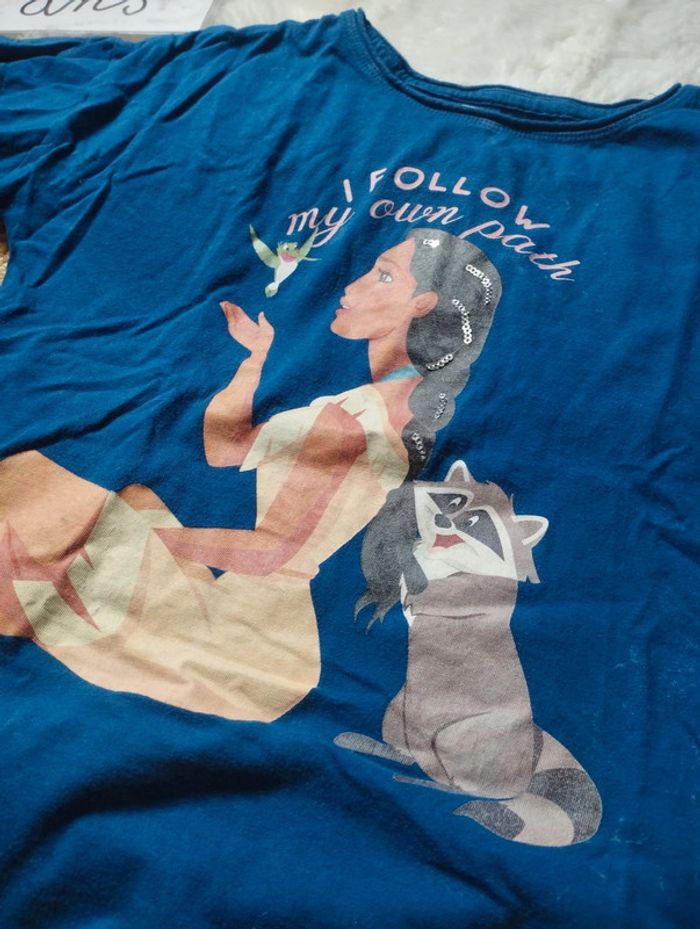 Lot t-shirts Disney reserved 8ans Pocahontas - photo numéro 2