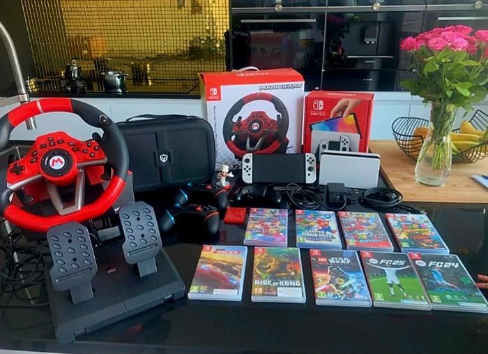 Nintendo Switch Oled + Play + Volant + Accessoires - photo numéro 2