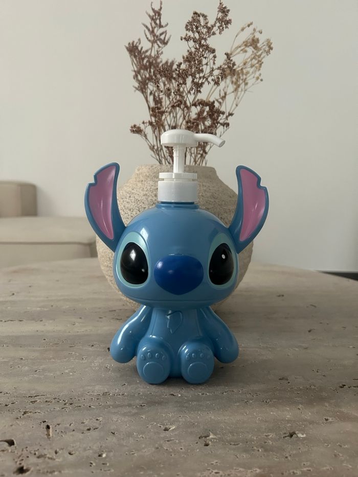 Distributeur de savon stitch