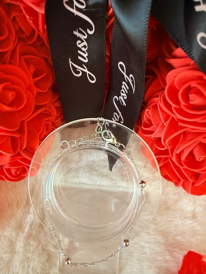 ✨ Bracelet argenté fin à petites perles – Chic et discret ✨