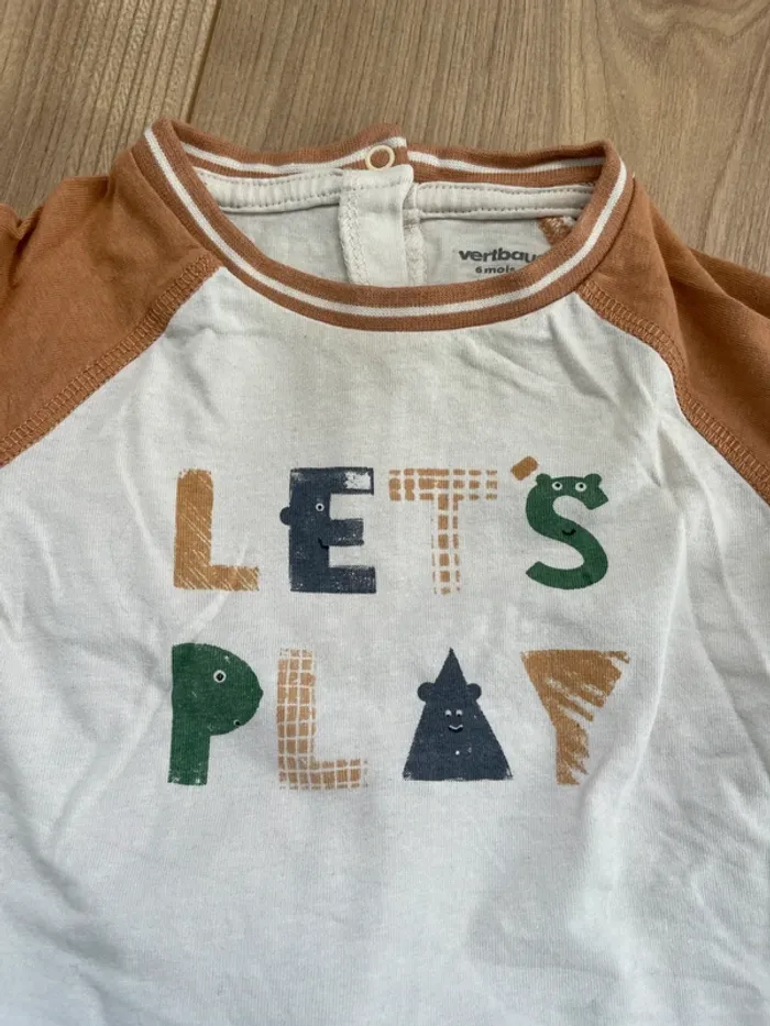 Lot 1 bas Noël et 2 tee shirt + chaussettes taille 6 mois - photo numéro 2