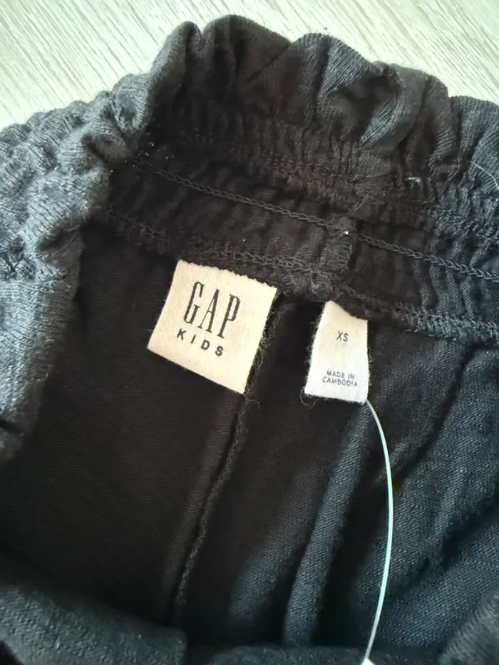 Short 4-5 ans GAP noir neuf - photo numéro 3