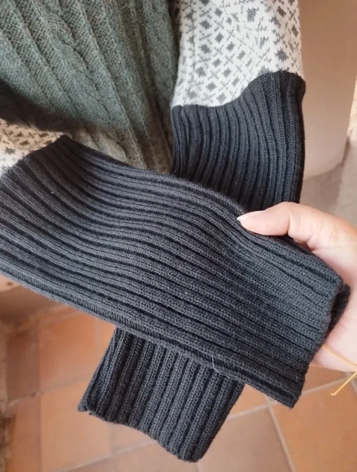 Magnifique Pull taille L (40) - photo numéro 3