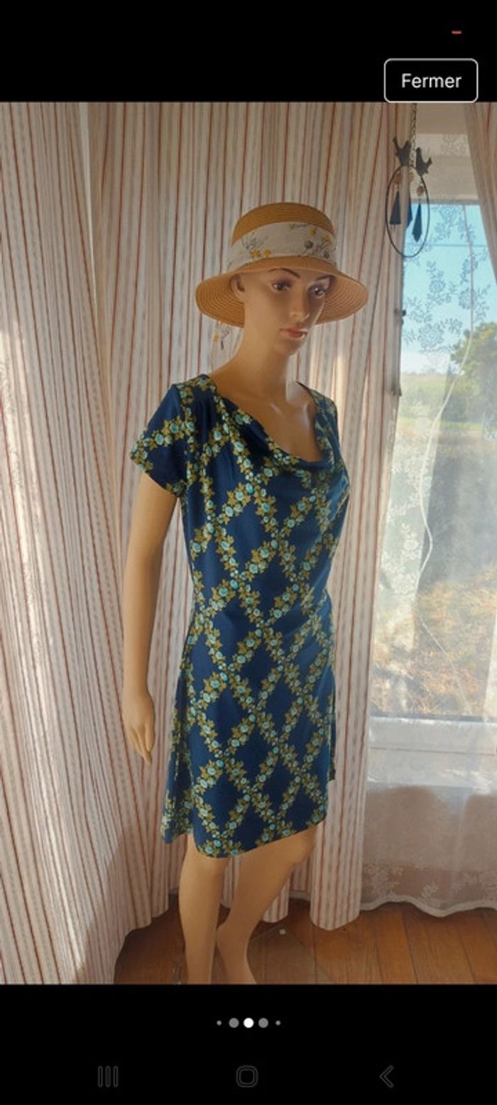 Robe fond bleu fleuries King Louie  taille M - photo numéro 4