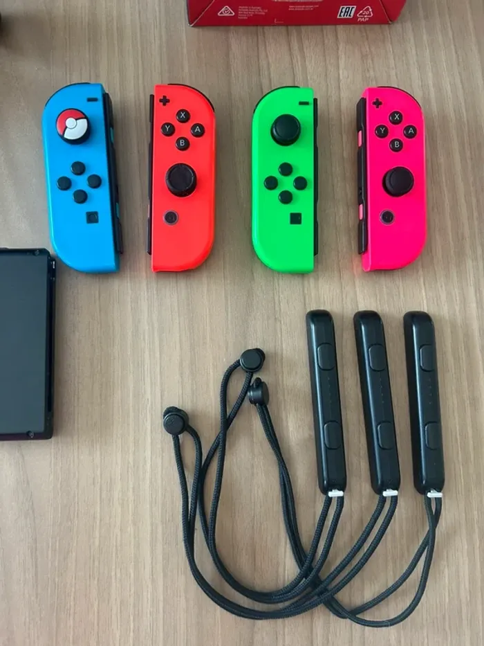 Nintendo switch avec nombreux accessoires - photo numéro 7