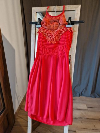 Jolie robe rouge T.S