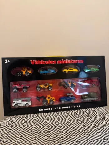 WDK - Coffret 12 véhicules métal Assortis, Roues libres (Modèle 2) - 3 ans et plus