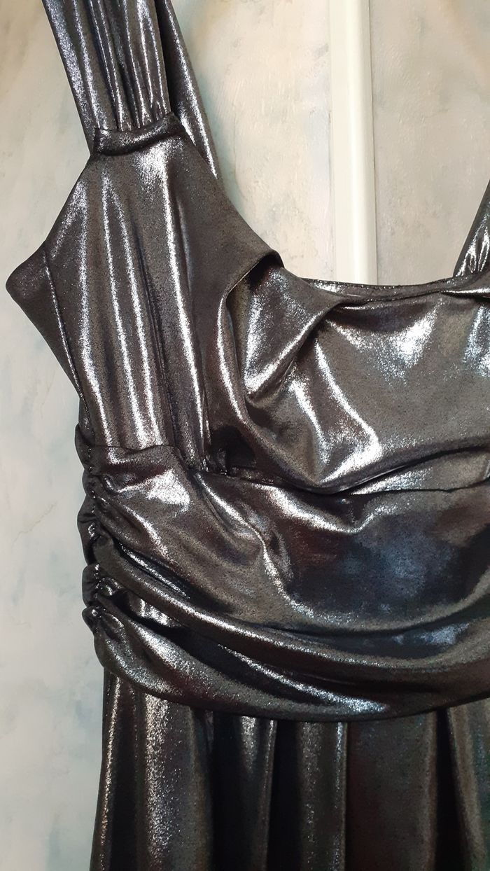 Robe de fête taille 36-38 - photo numéro 2