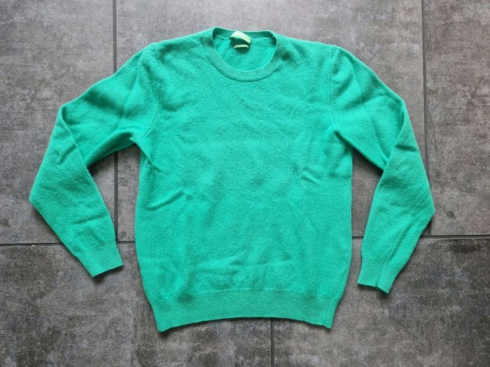 Pull Benetton taille M sur l'étiquette Mais taille plutôt S