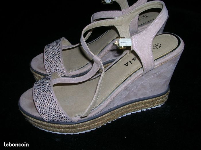 Chaussures sandales nu pieds compensés - photo numéro 2