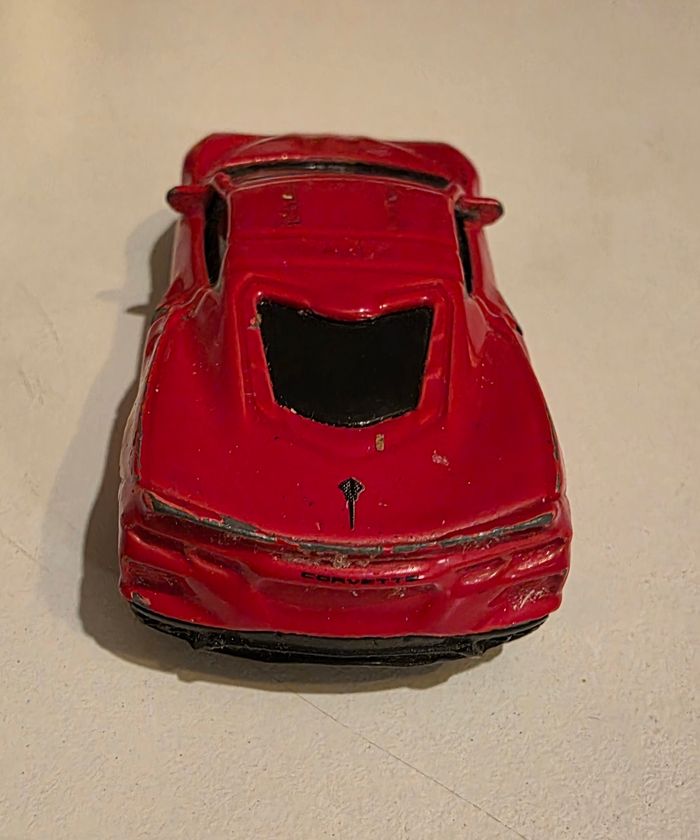 Chevrolet Corvette miniature rouge Maisto - photo numéro 3