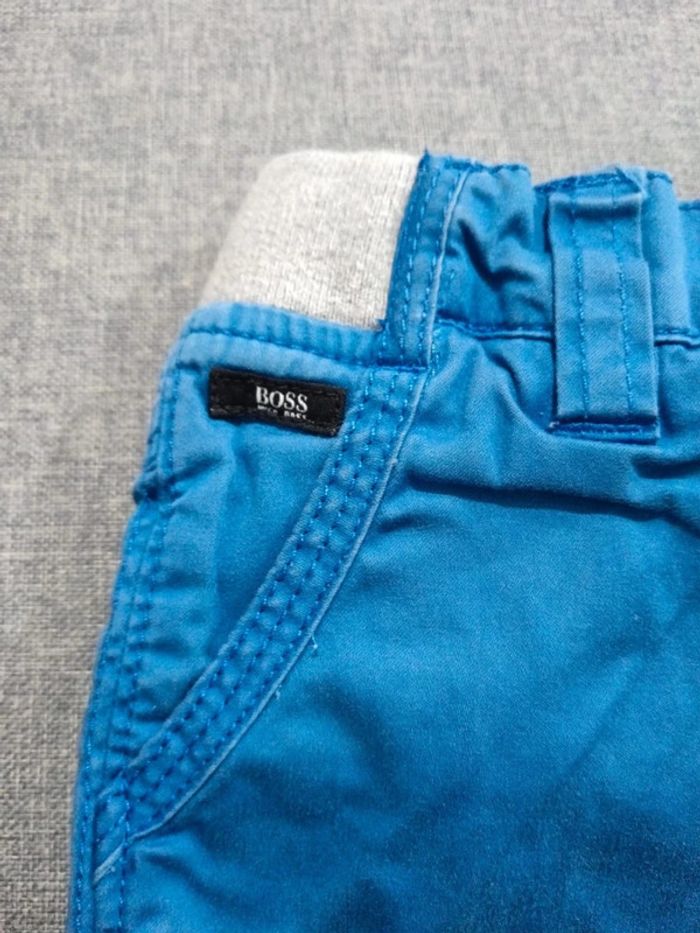 C61 short bleu Hugo Boss 12 mois - photo numéro 4