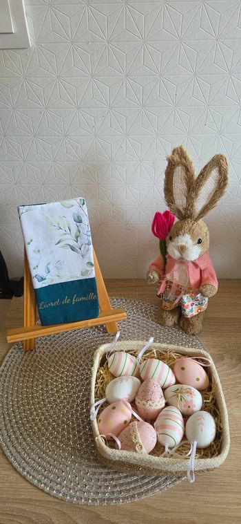 Protège livret de famille personnalisé Idée cadeau pour une naissance
Protège livret de famille personnalisé. 
Juste un simple message pour le nom de famille coller avec du flex 