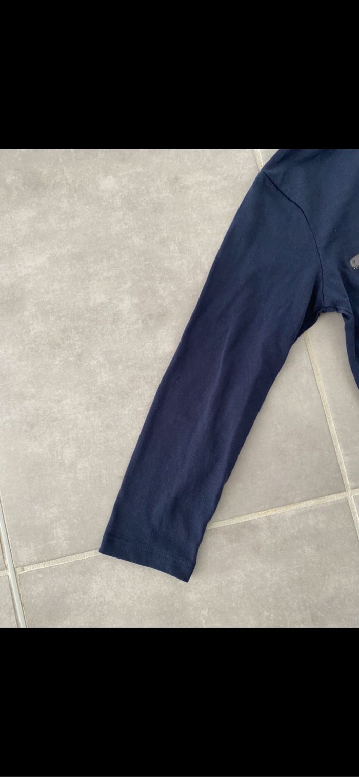 Tee shirt manches longues dinosaure Neuf 7 ans - photo numéro 4