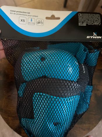 Kit de protection B twin vélo  taille xs (soit 25-50kg)