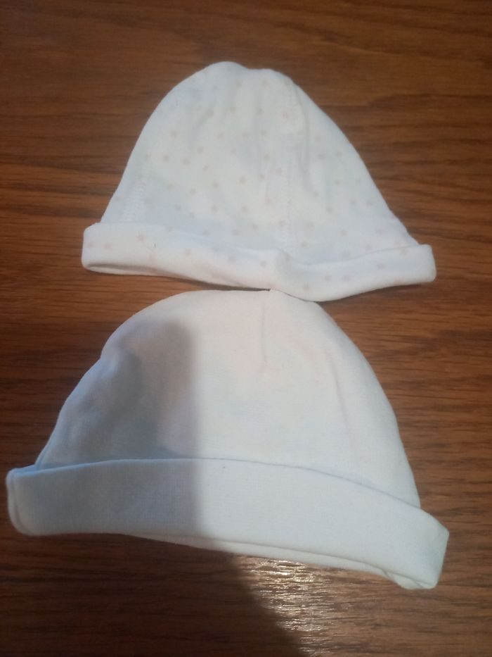 Lot de deux bonnet