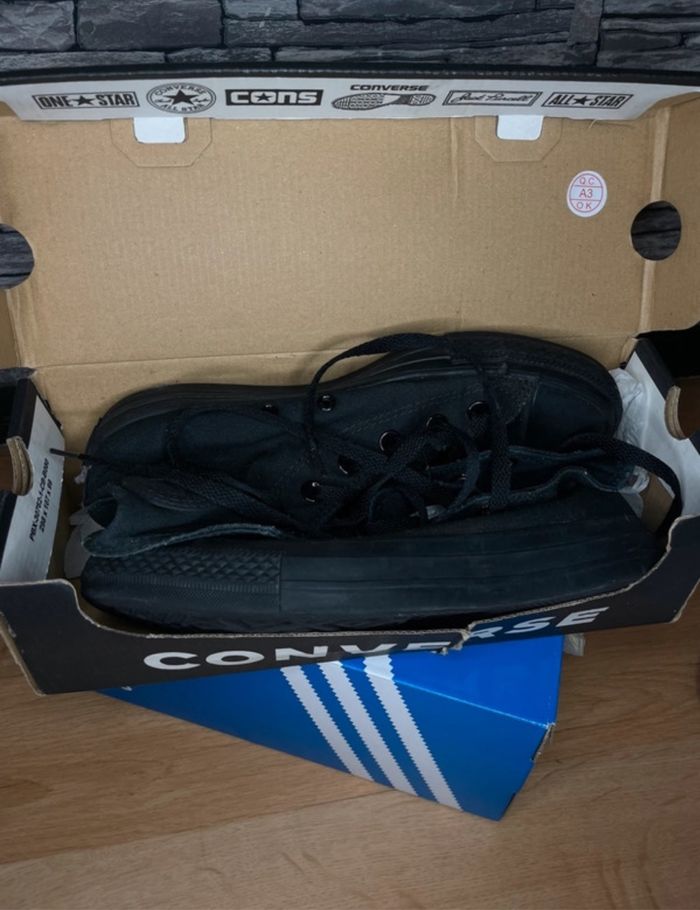 Converse noir - photo numéro 2