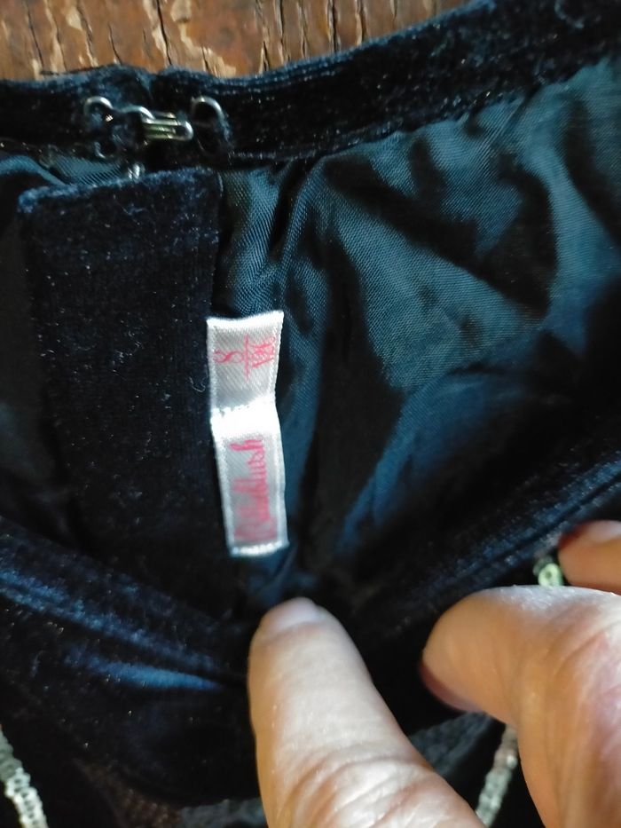 Superbe robe Billieblush 8 ans - photo numéro 2