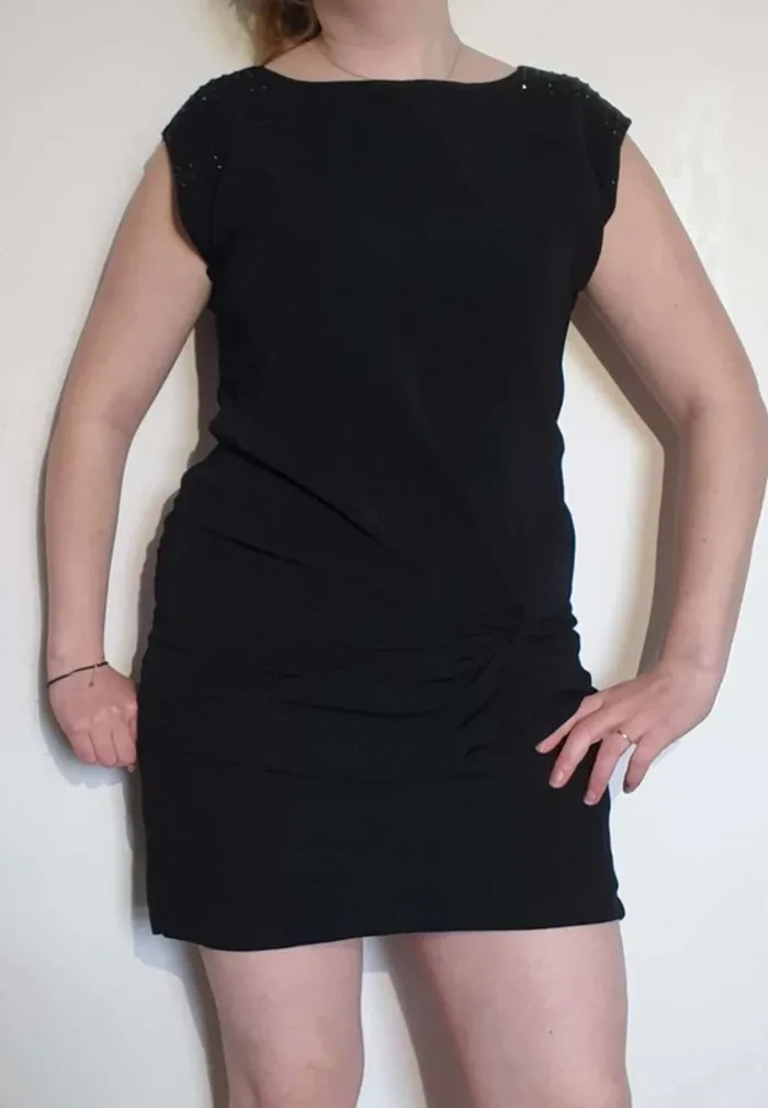 Robe  noir - photo numéro 2