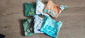 Lot 6 t-shirt en très bon état voir neuf taille 9-12 mois