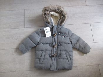 Manteau doudoune grise intérieur tout doux Taille 12 mois Gémo Neuf