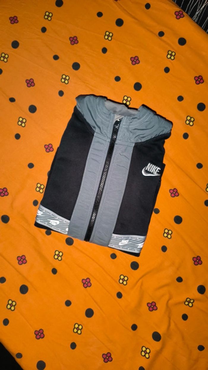 Veste Nike Taille S - photo numéro 4
