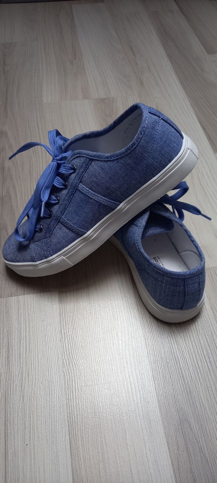 Baskets en toile